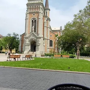 Modern Flat With Perfect Location Apartman